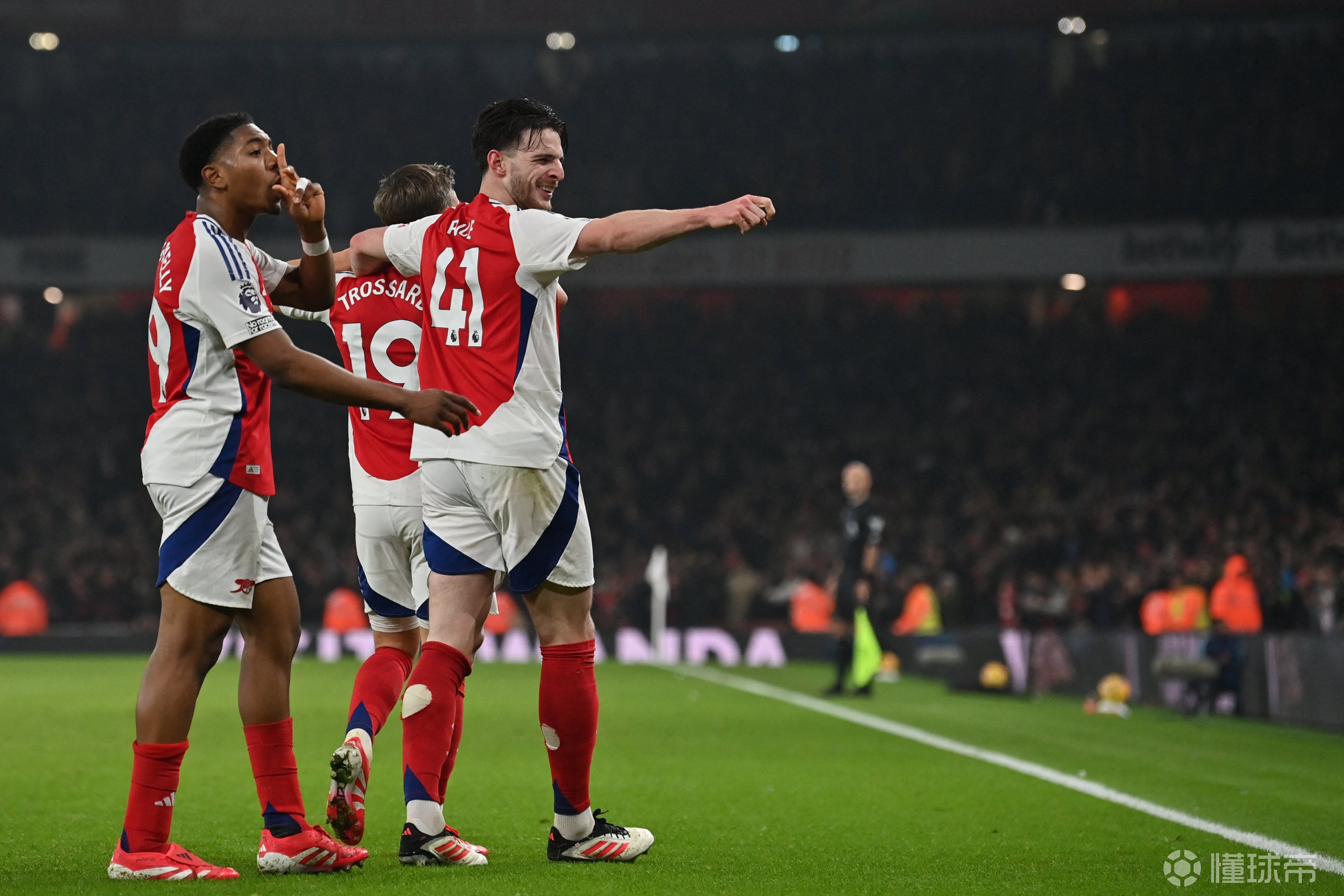 阿森纳战胜曼联，温格看到复仇的希望