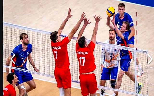 包含土耳其力争晋级，将迎对挑战西班牙和荷兰的词条