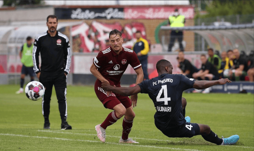 帕德博恩球员士气高涨备战下一个比赛的简单介绍